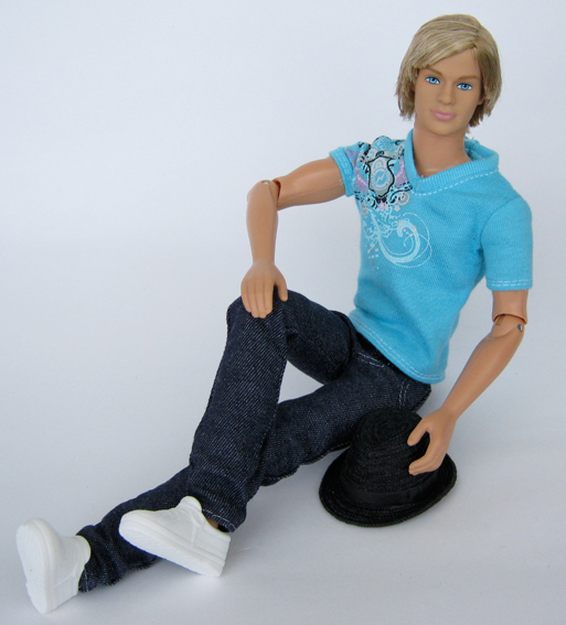 FASHIONISTAS KEN HOTTIE – 2009 – My Barbie Site